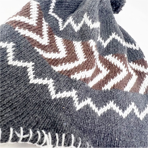 😻NWT Knit Beanie With Ear Flaps - Picture 2 of 4